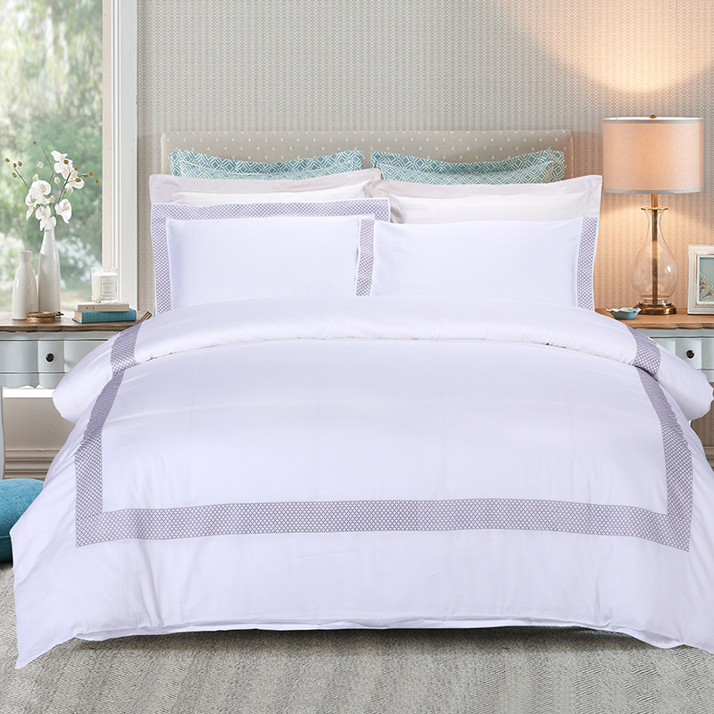 Juego de Ropa de Cama de Lujo con Nuevo Diseño de Bordado Personalizado para Hoteles