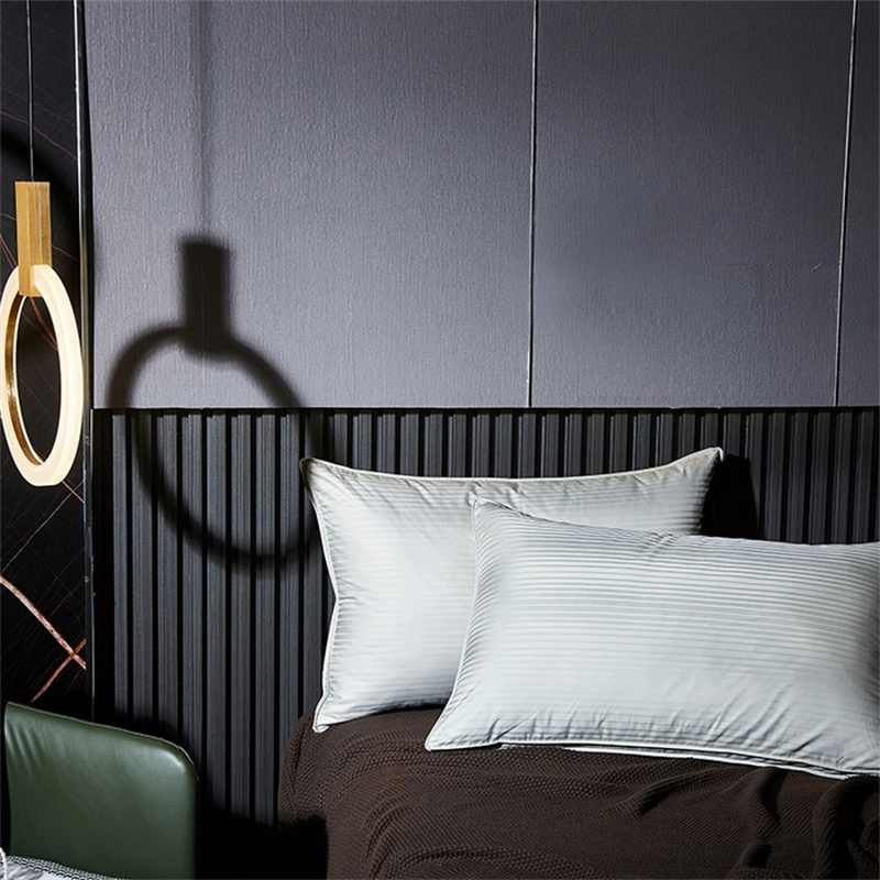 Almohada de plumón de pato con relleno de tres capas almohada de satén a rayas Almohada de plumón de pato con relleno de tres capas almohada de satén a rayas