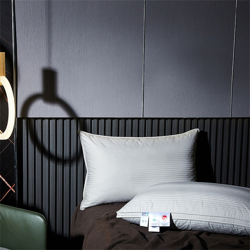 Almohada de plumón de pato con relleno de tres capas almohada de satén a rayas Almohada de plumón de pato con relleno de tres capas almohada de satén a rayas