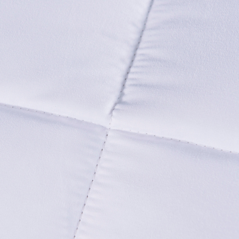 Edredón de tela de poliéster Silence con relleno de microfibra Edredón de tela de poliéster Silence con relleno de microfibra