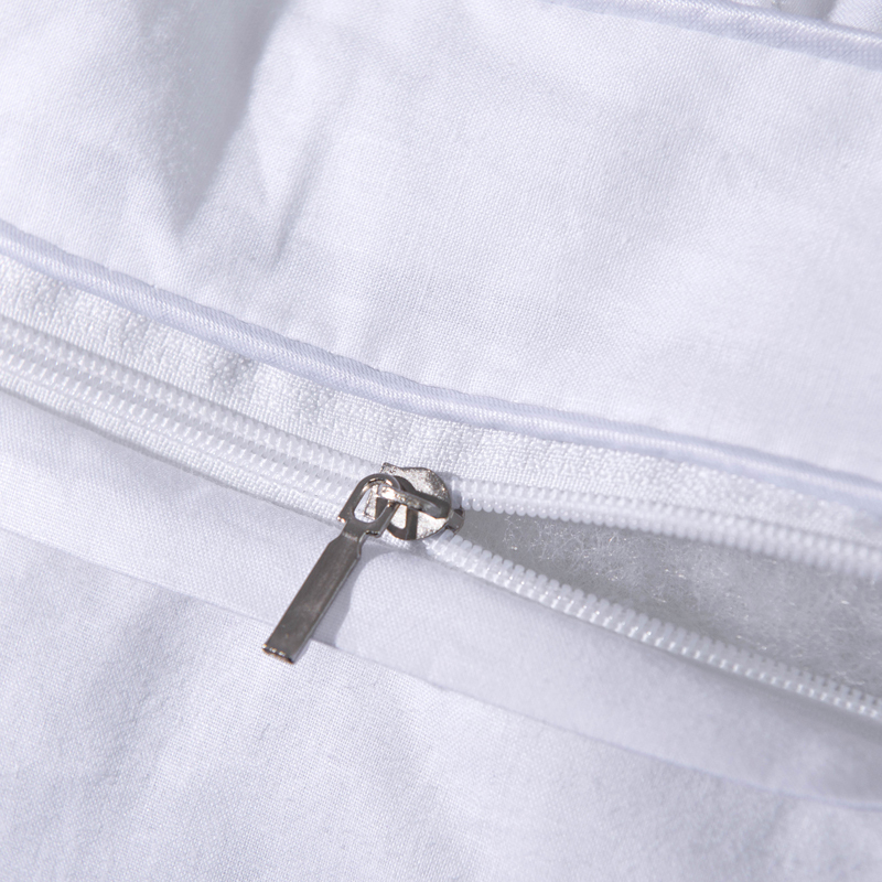 Almohada de tela acolchada con relleno de microfibra y cremallera Almohada de tela acolchada con relleno de microfibra y cremallera